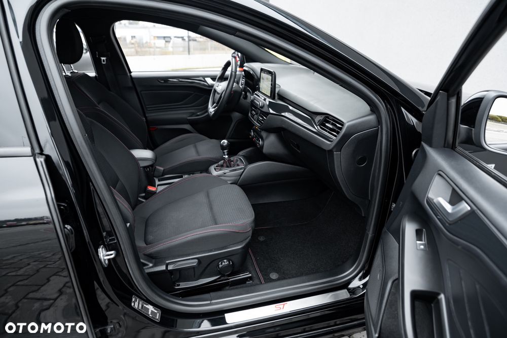 Ford Focus 1.0 EcoBoost Trend - 25