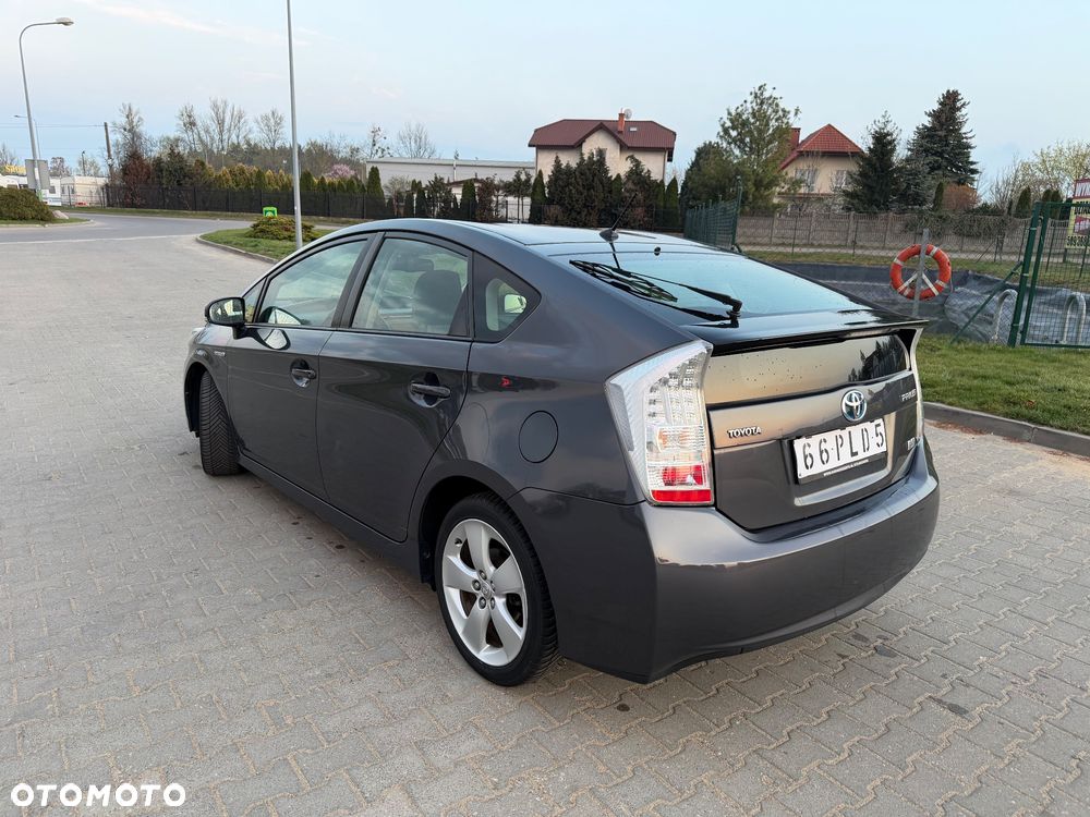 Toyota Prius 1.8 HSD Prestige - 6