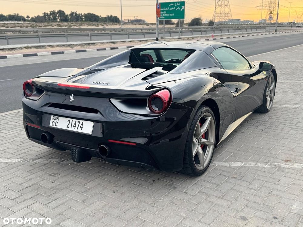 Ferrari 488 - 4
