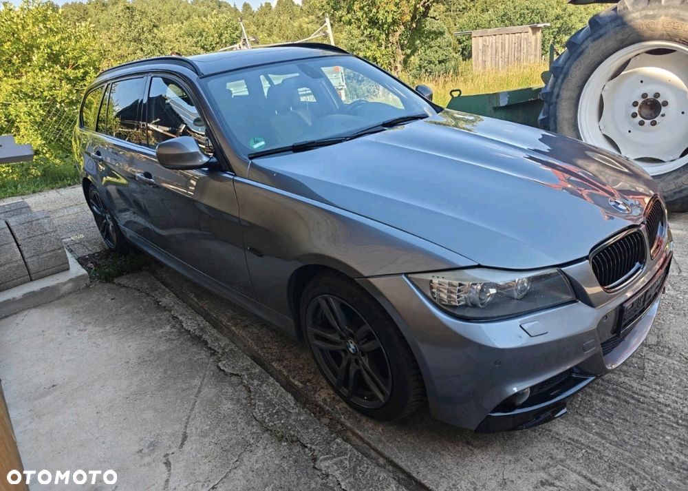 BMW Seria 3 330d xDrive DPF Edition Sport - 2