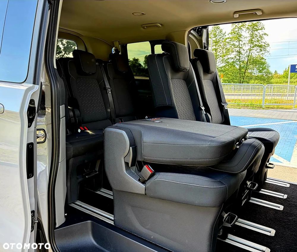 Ford Tourneo Custom 2.0 EcoBlue L1 Titanium SelectShift - 33