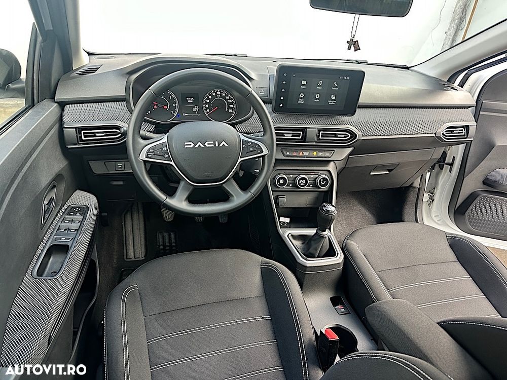 Dacia Logan TCe 90 MT6 Journey - 7