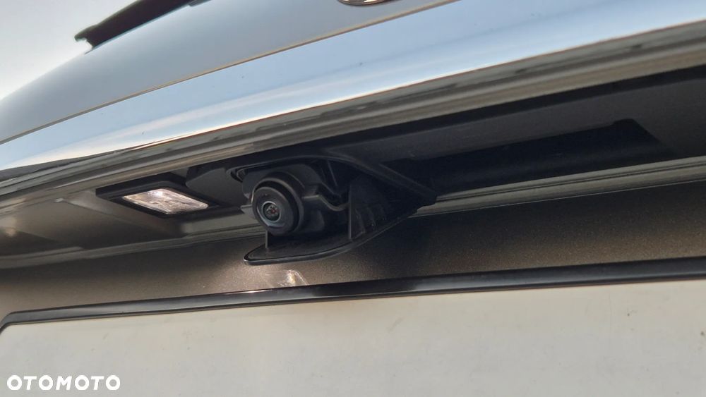 Mercedes-Benz Klasa C 300 d T 9G-TRONIC Avantgarde - 21