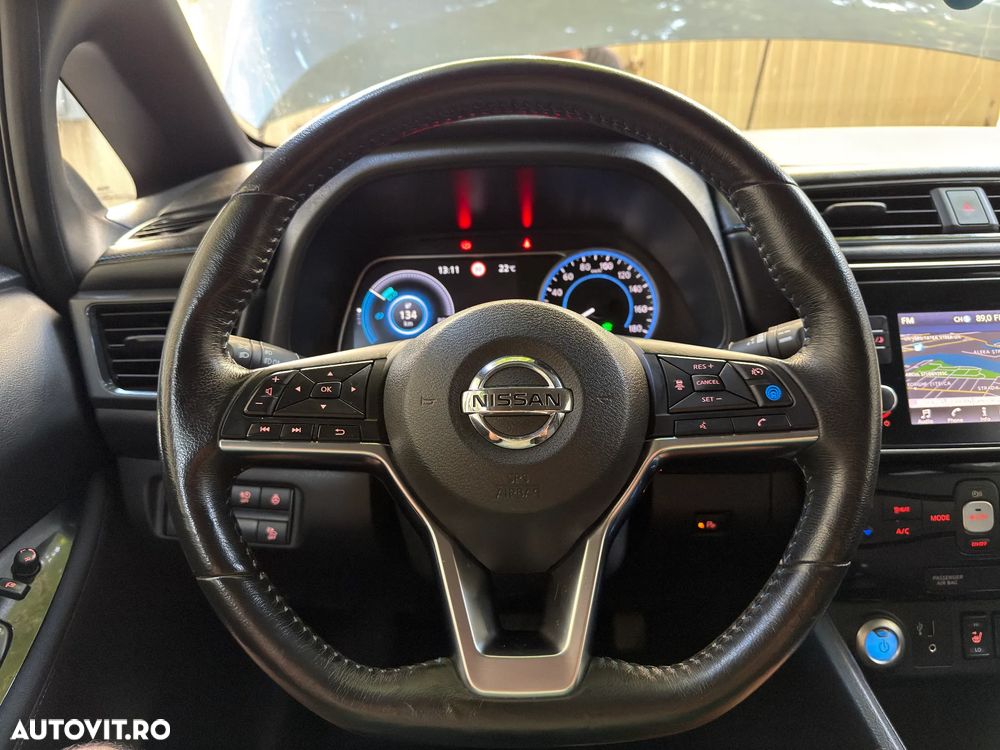 Nissan LEAF N-Connecta - 15