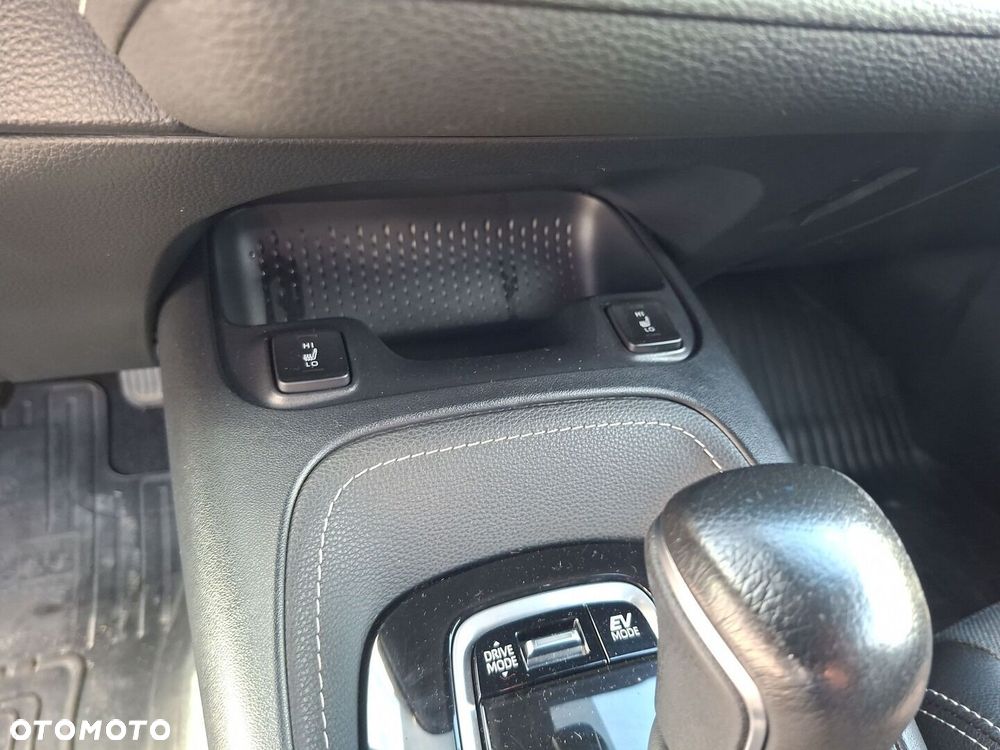 Toyota Corolla 1.8 Hybrid Comfort - 22