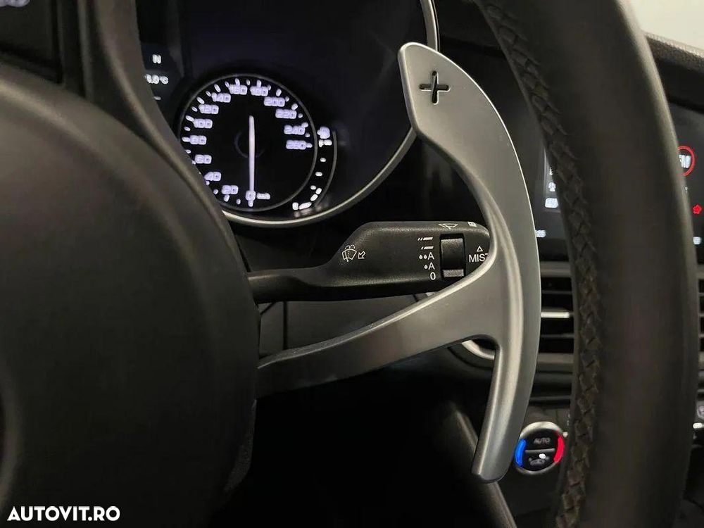 Alfa Romeo Giulia 2.2 AT8-Q4 Veloce - 26