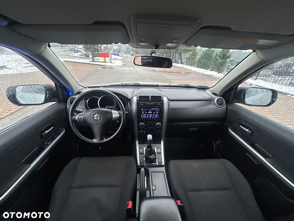 Suzuki Grand Vitara 2.0 - 7