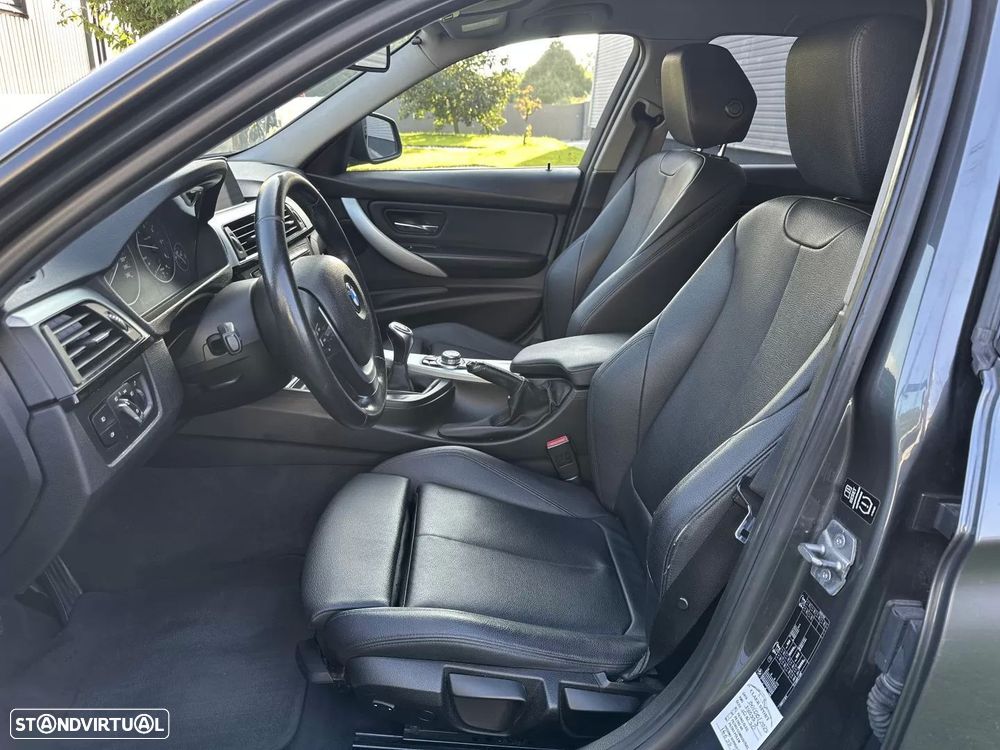 BMW 318 d Sport Line - 31