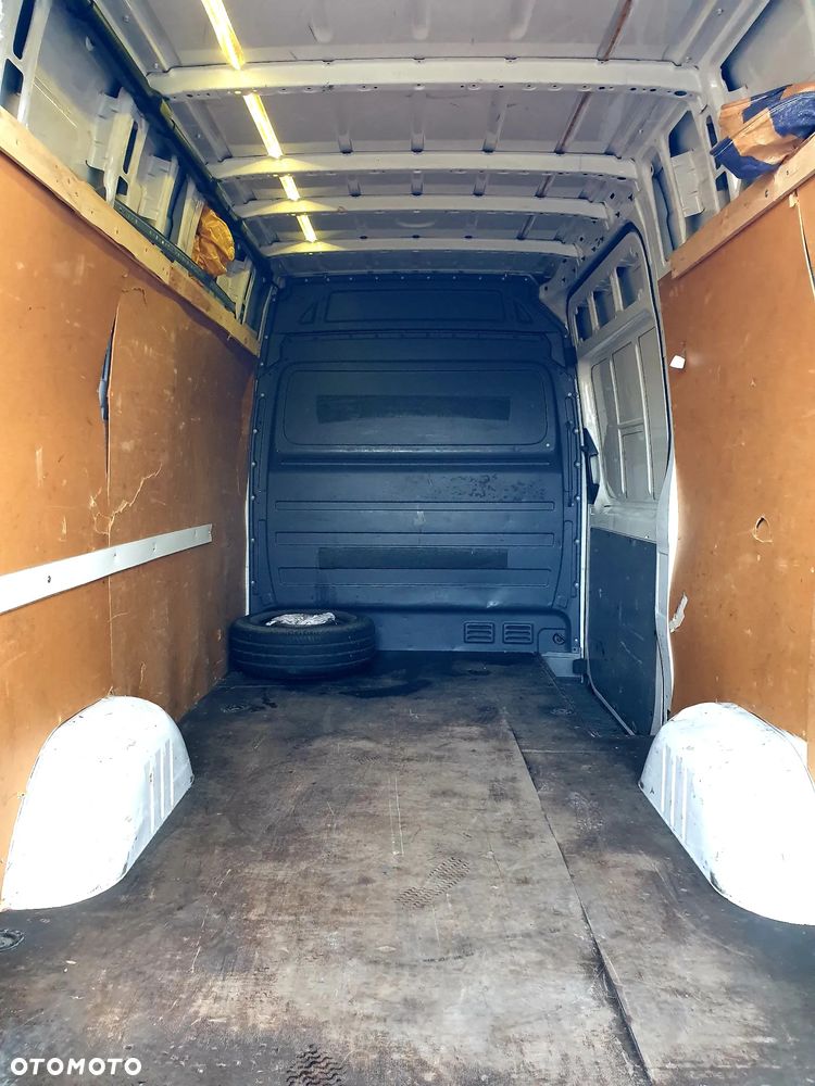 Volkswagen Crafter - 12