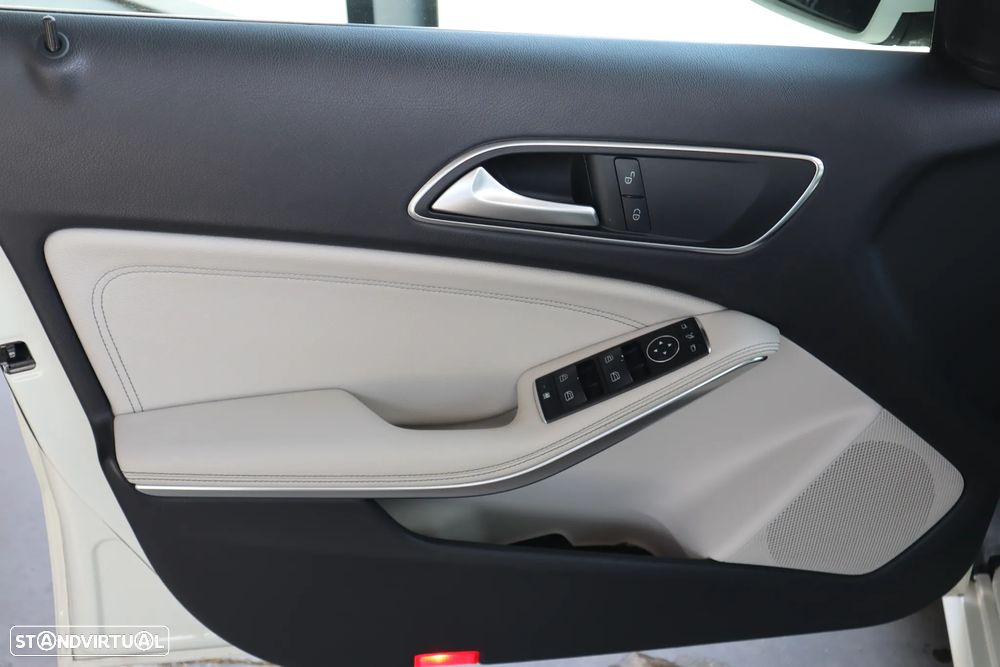 Mercedes-Benz A 180 CDI 7G-DCT Urban - 12