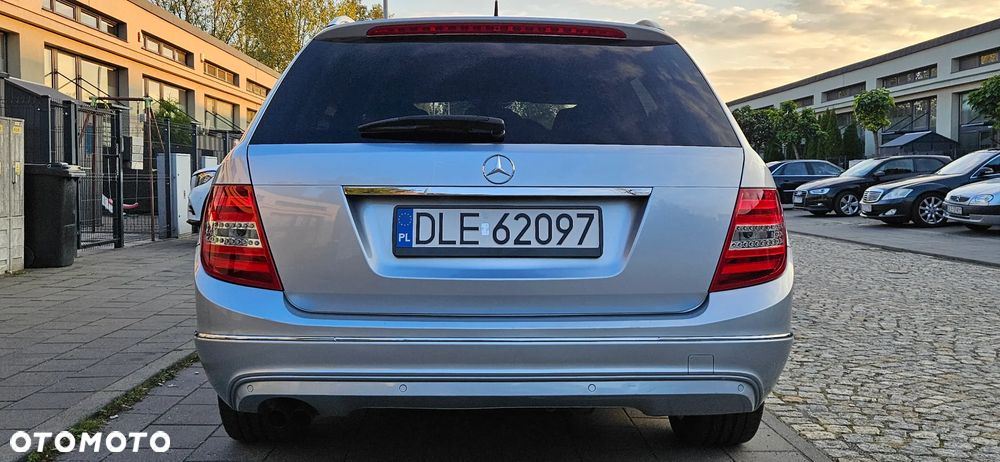 Mercedes-Benz Klasa C 180 T CDI DPF (BlueEFFICIENCY) Avantgarde - 33