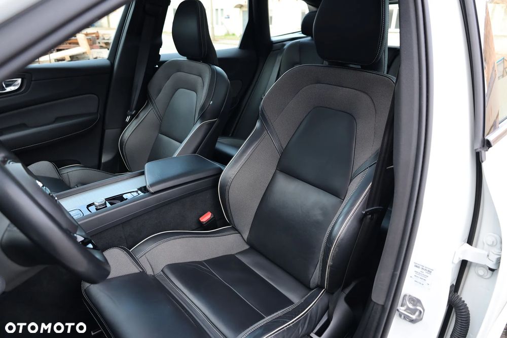 Volvo XC 60 T6 AWD Recharge Geartronic RDesign - 18