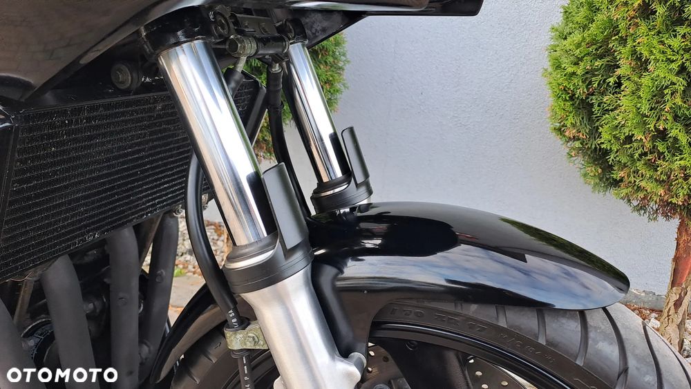 Yamaha FZS - 11
