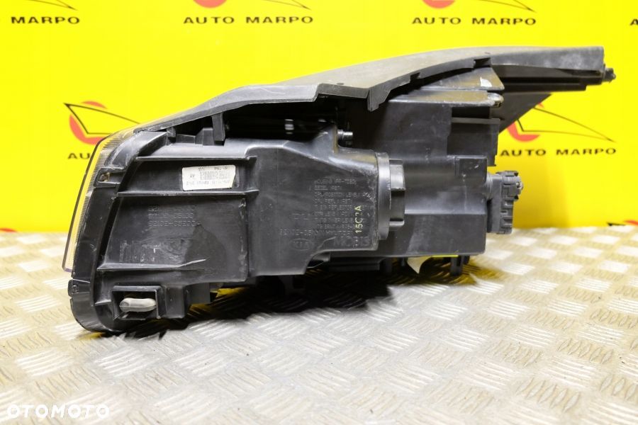 KIA SORENTO 2015- REFLEKTOR LAMPA ZWYKŁA SOCZEWKOWA Z LED R EU - 6