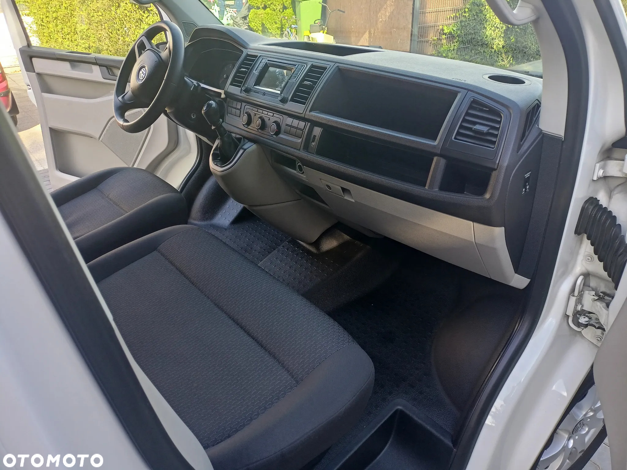Volkswagen Caravelle 2.0 TDI L2 Highline - 9