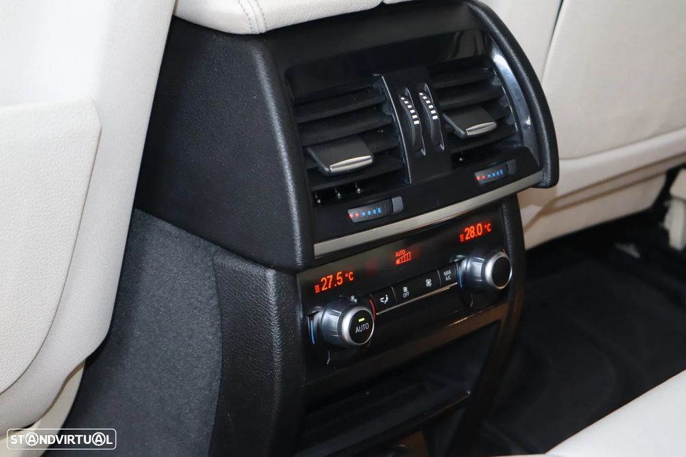 BMW X5 25 d sDrive Comfort 7L - 12