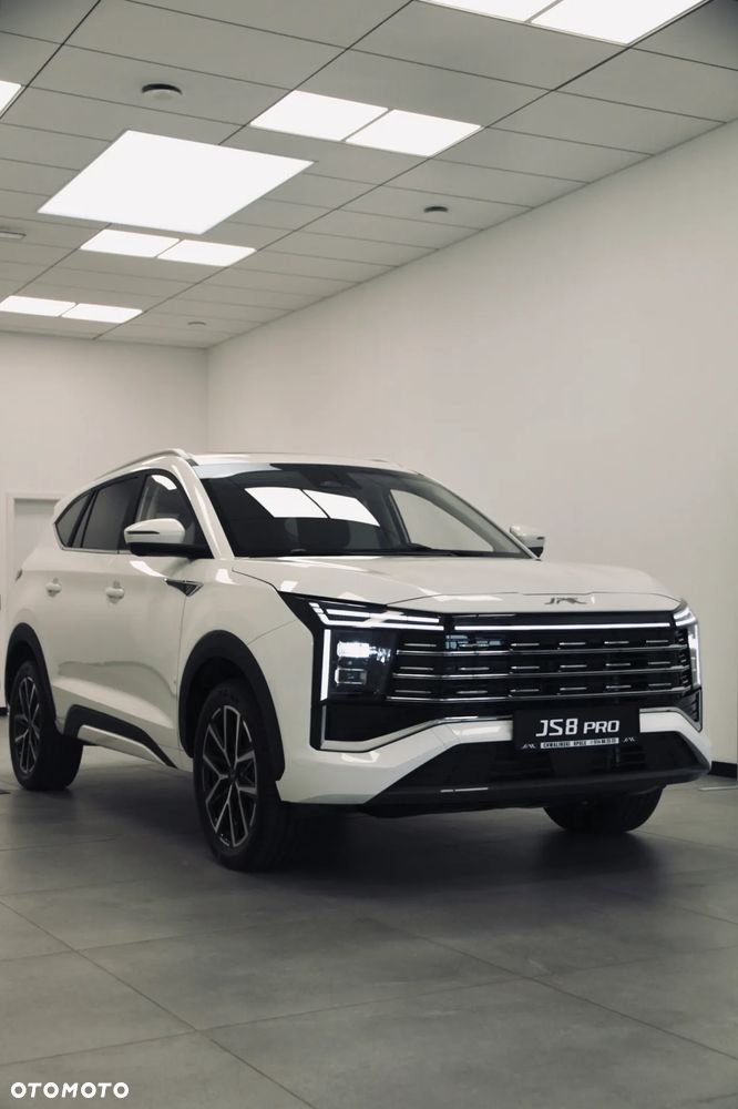 Jac JS8