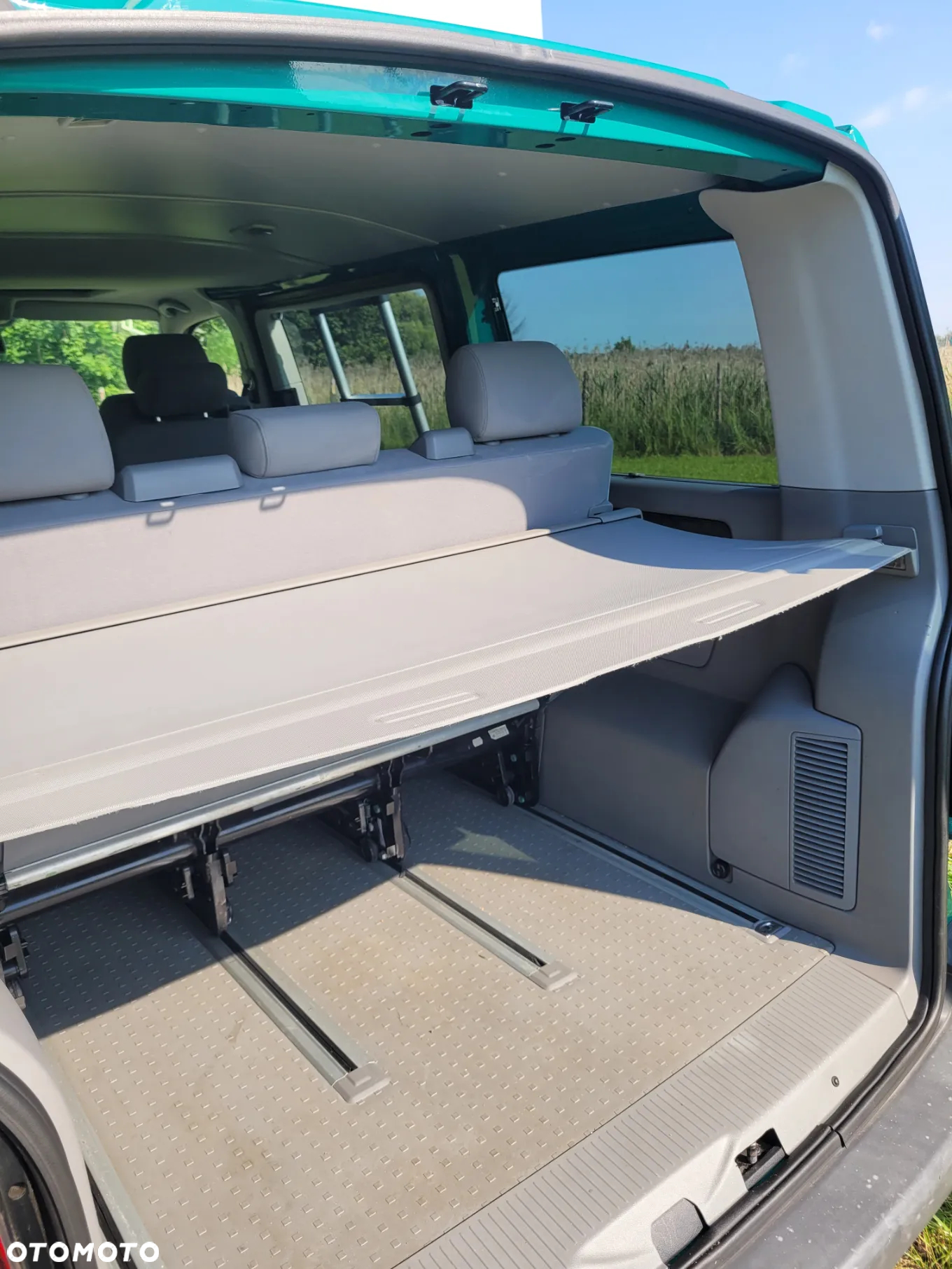 Volkswagen Multivan - 8