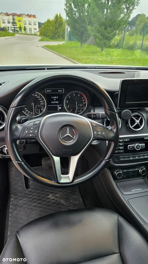 Mercedes-Benz Klasa A 180 (BlueEFFICIENCY) 7G-DCT - 28