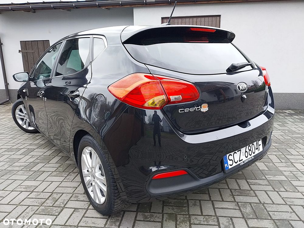 Kia Ceed 1.4 CVVT Dream Team Edition - 4