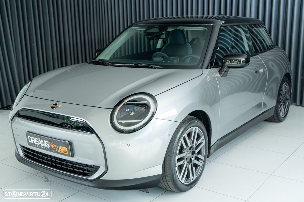 MINI 3 Portas Cooper E Essential - 11