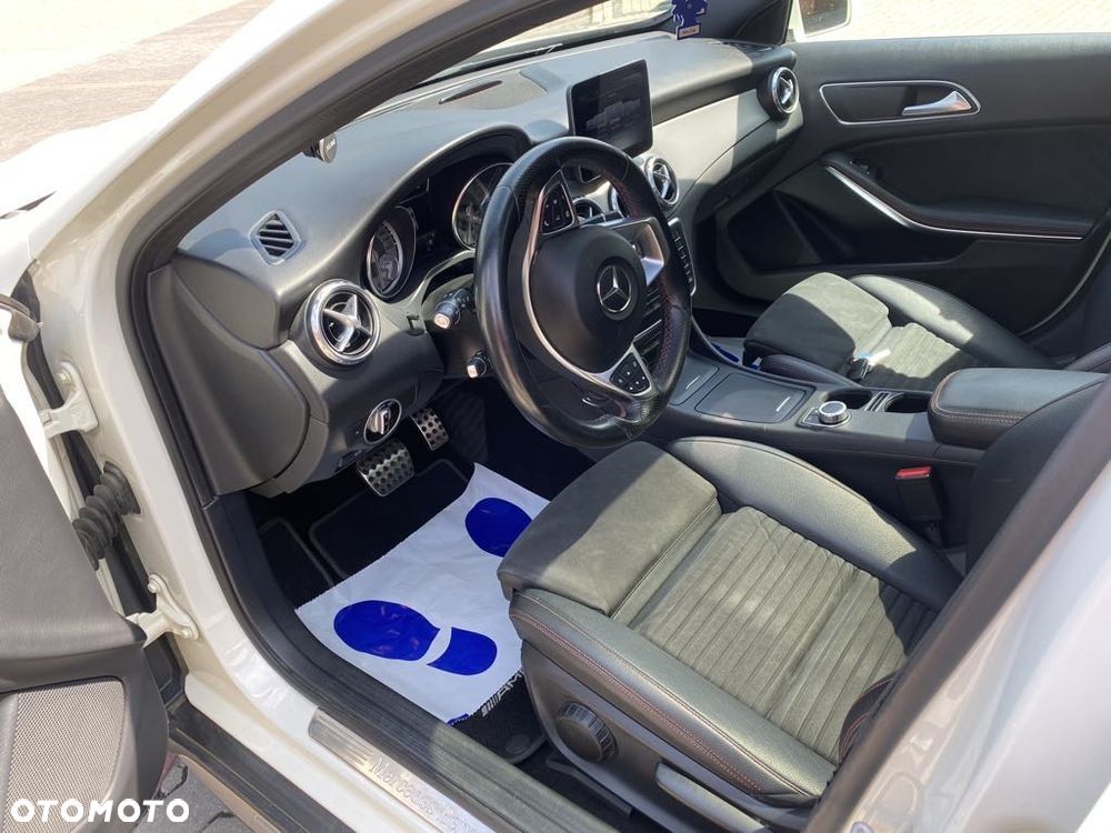 Mercedes-Benz GLA 250 4-Matic AMG Line - 14