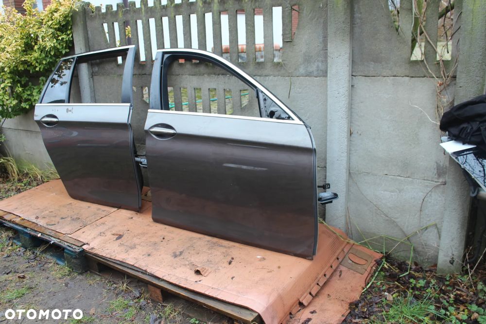 DRZWI PRAWE PRZEDNIE TYLNE BMW F11 A17 2012 - 2