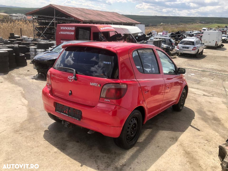 Dezmembrez Toyota Yaris - 3