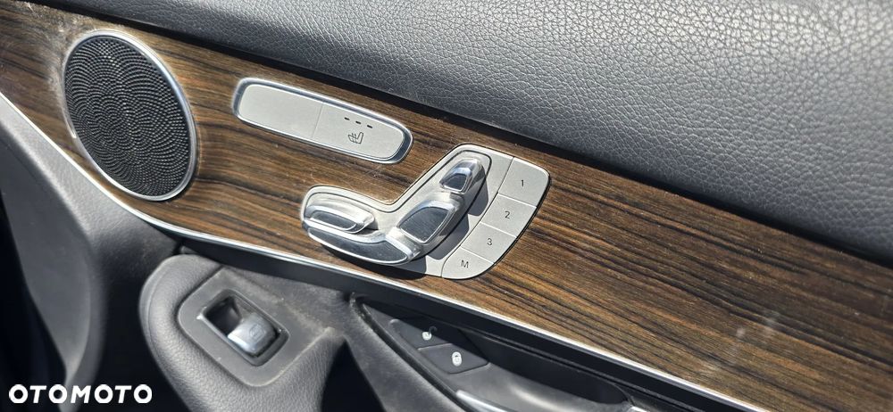 Mercedes-Benz GLC 300 4Matic 9G-TRONIC AMG Line - 11