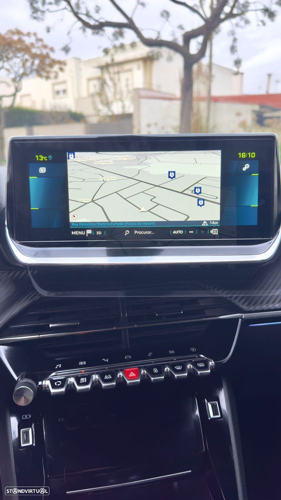 Peugeot e-208 GT - 20