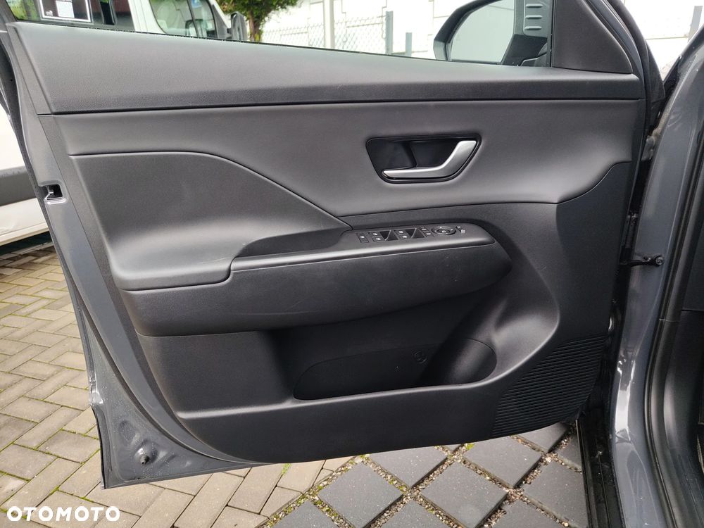 Hyundai Kona - 12