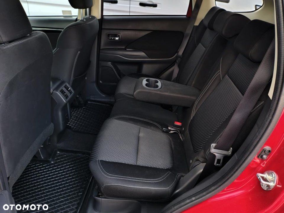 Mitsubishi Outlander - 15