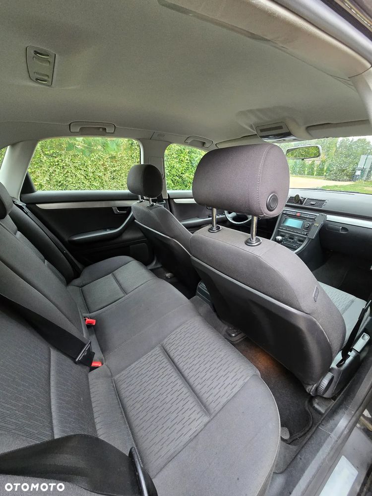 Audi A4 Limousine - 11