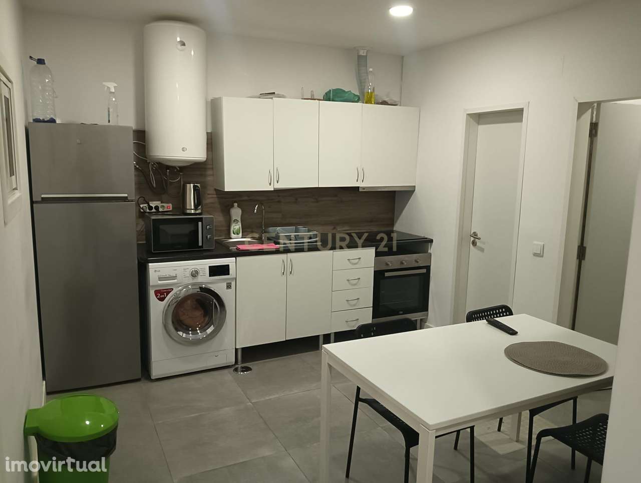 Loja convertida em 2 Estúdios Habitação - T3 + T0 - Arrentela - Grande imagem: 3/9