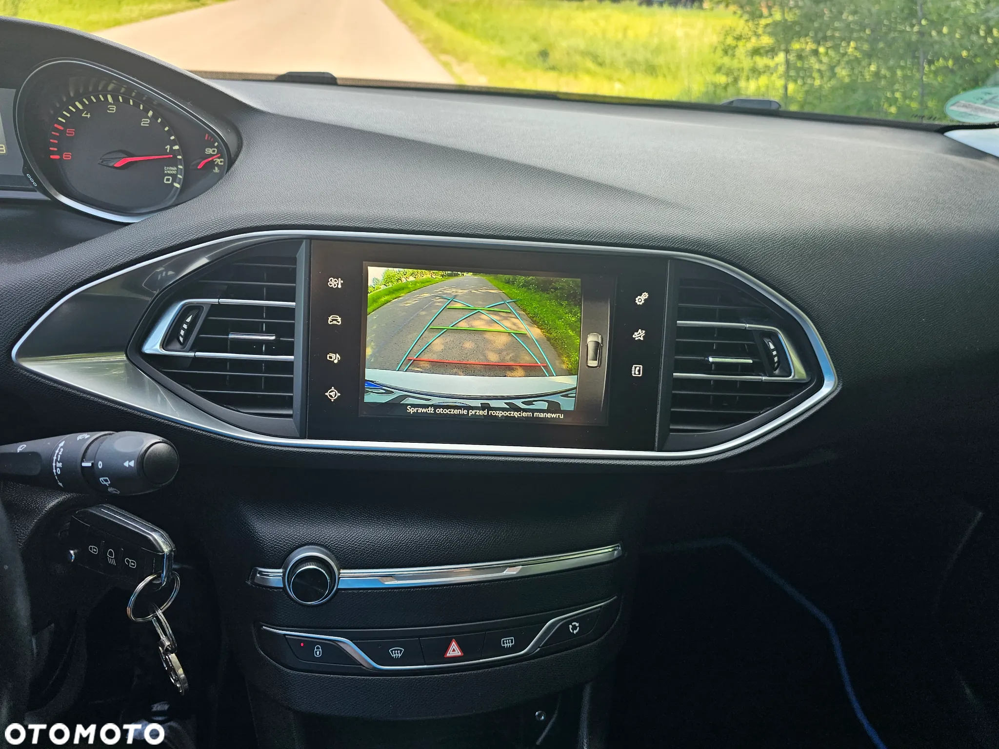 Peugeot 308 SW 1.6 BlueHDi Allure S&S - 22