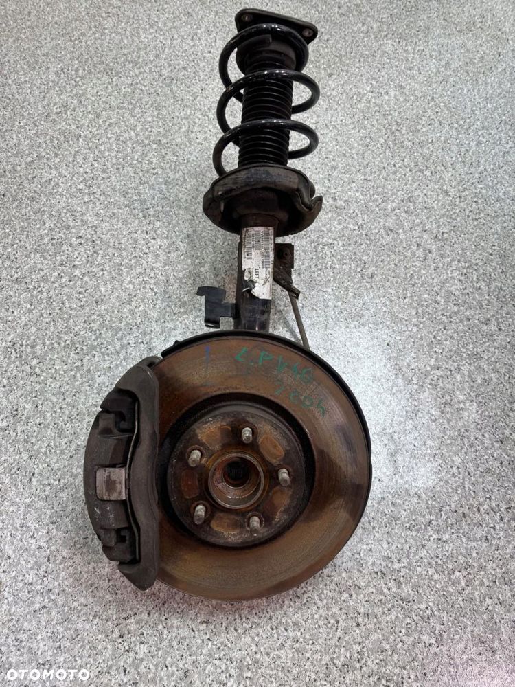 zwrotnica mcpherson lewy przód volvo v40 ii 2012-2018 2.0 d4 31360945 - 4