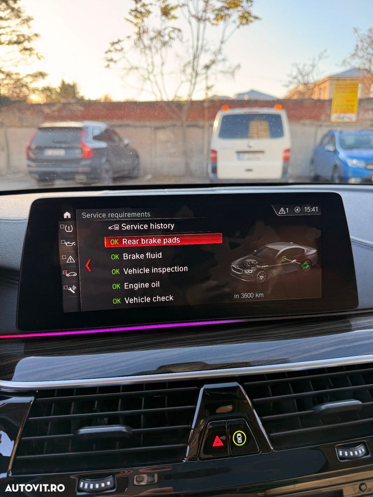 BMW Seria 5 520i AT - 10