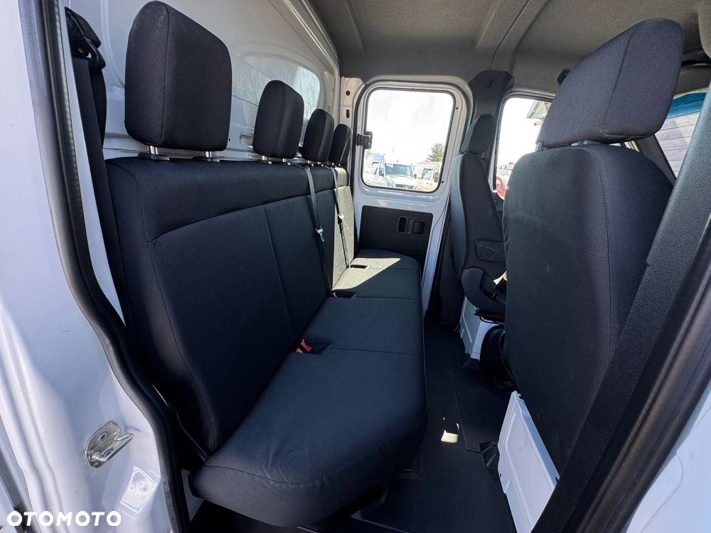 Mercedes-Benz Sprinter - 20