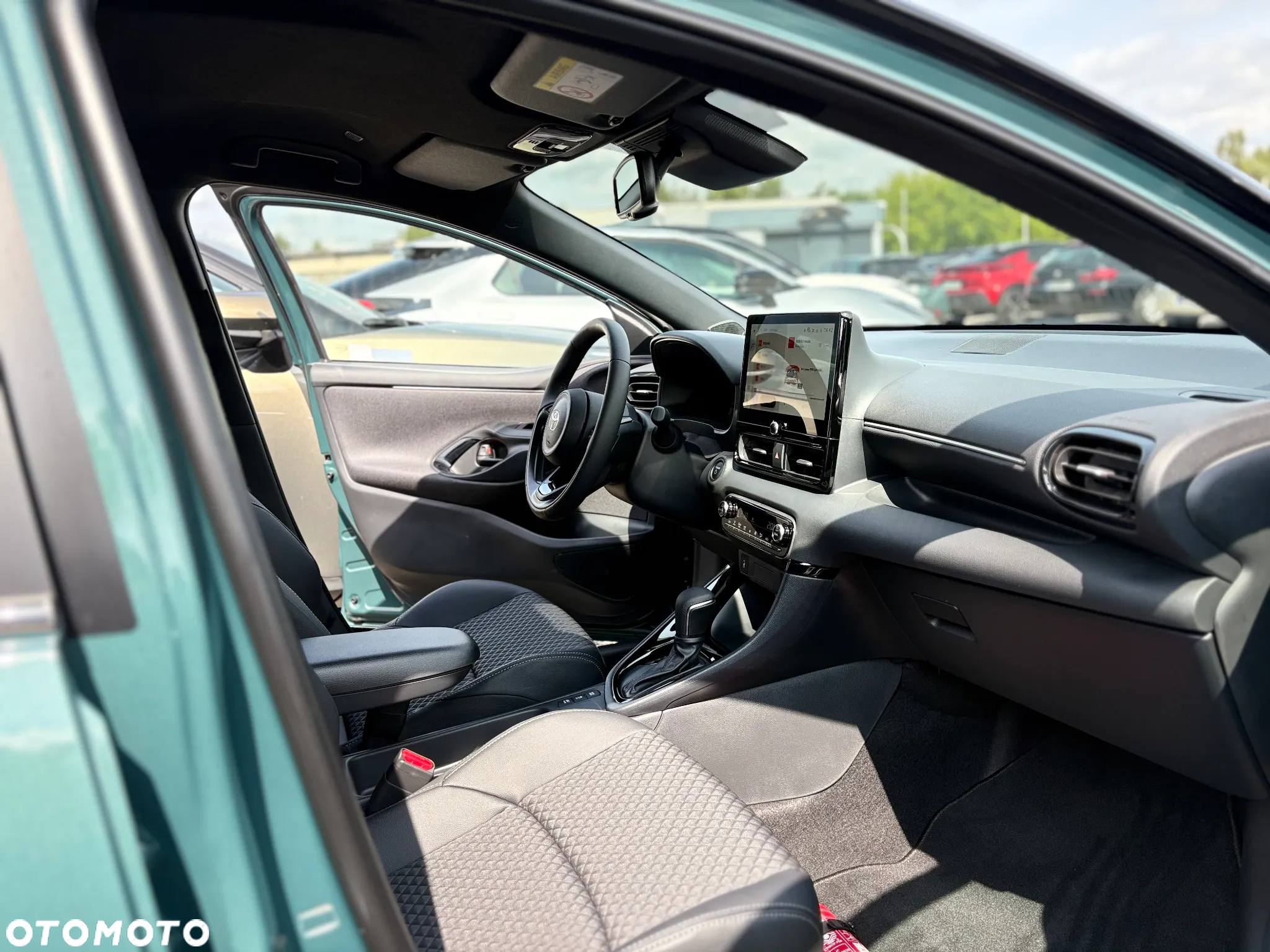 Toyota Yaris Hybrid 1.5 Executive - 16