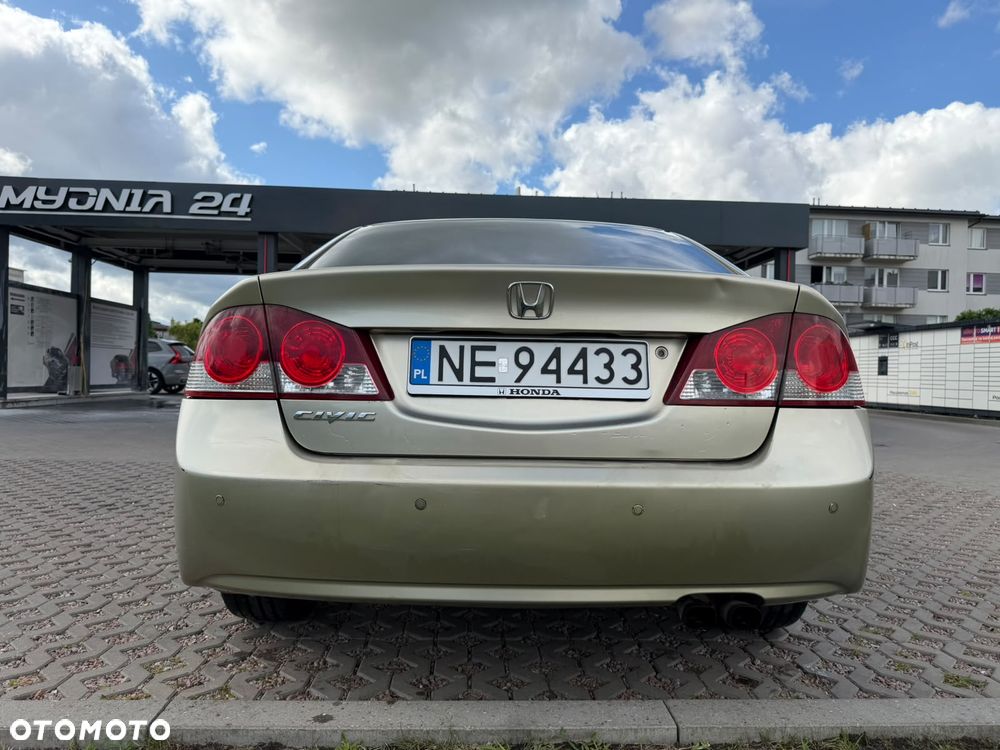 Honda Civic 1.8 Executive - 14
