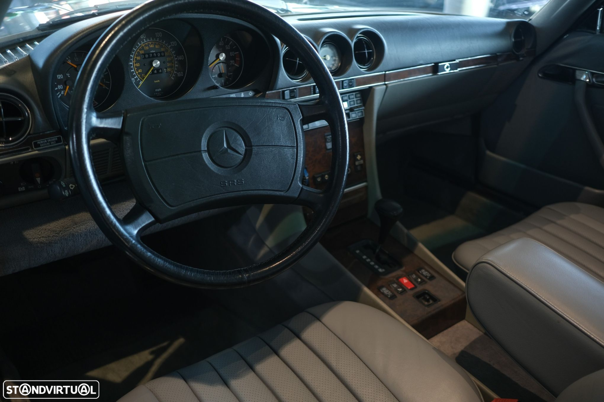 Mercedes-Benz SL 560 - 12