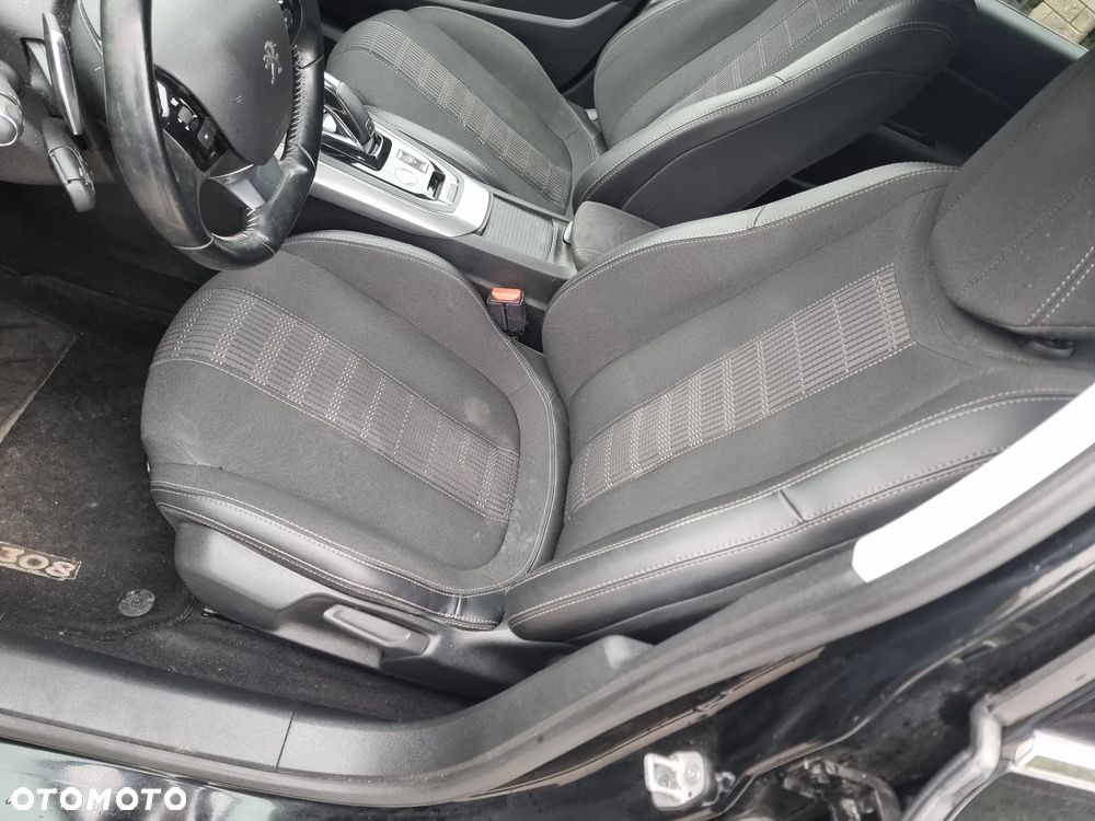 Peugeot 308 BlueHDi 130 EAT6 Stop & Start Allure Business-Paket - 16