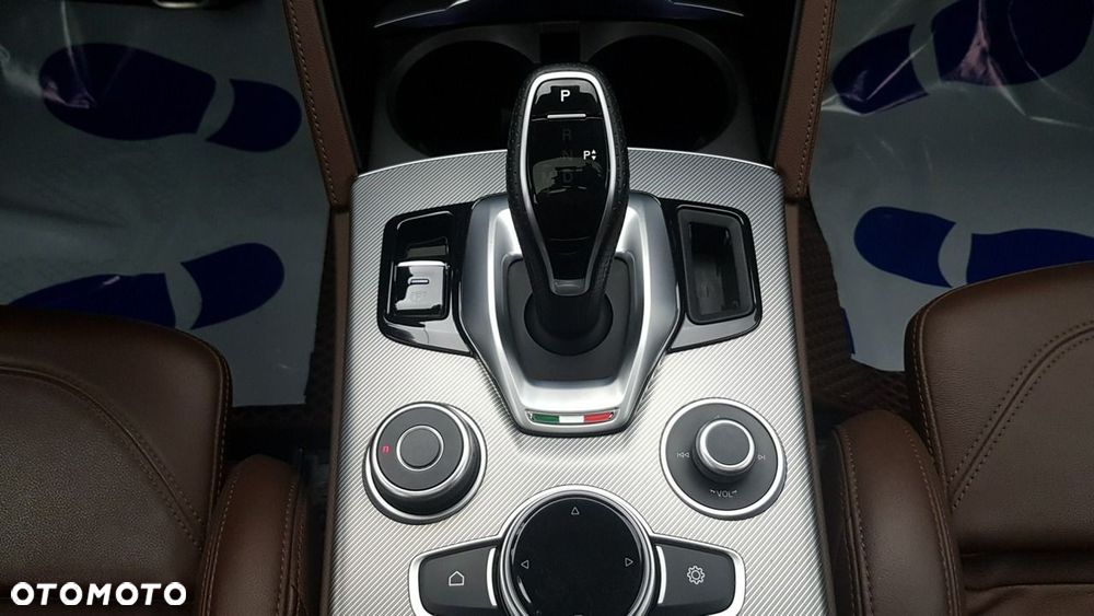 Alfa Romeo Stelvio - 26