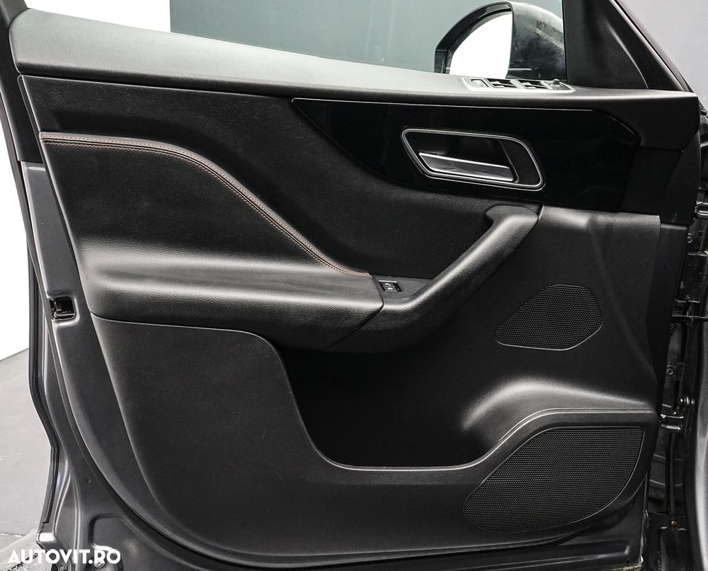 Jaguar F-Pace 20d AWD Pure - 23