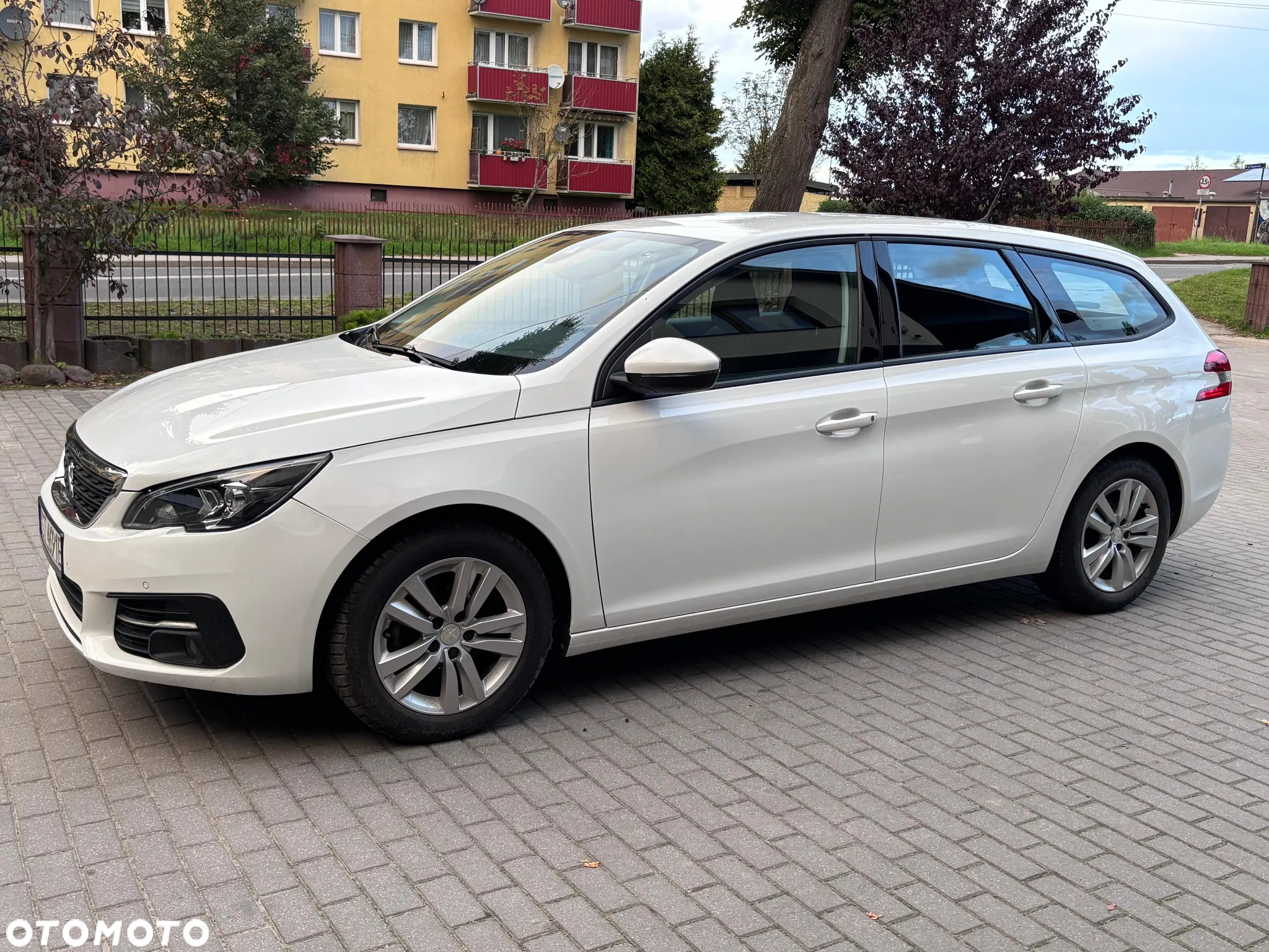 Peugeot 308 1.5 BlueHDi Active S&S EAT8 - 9
