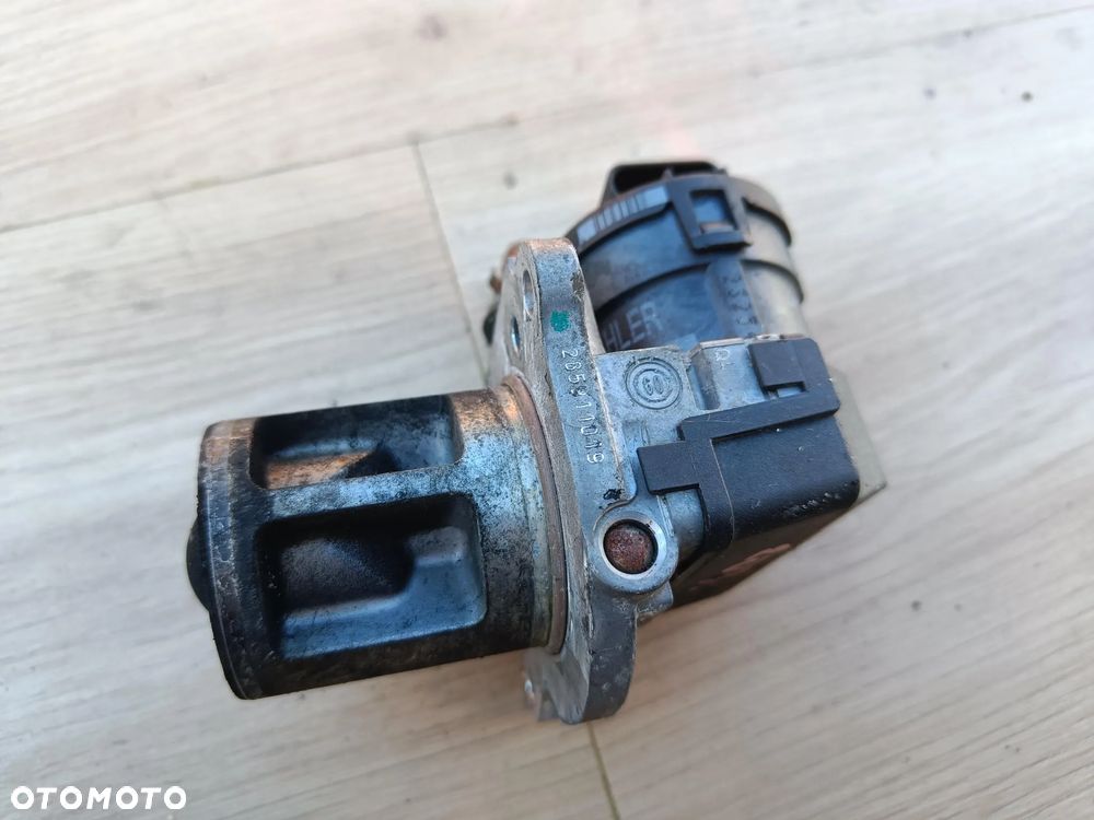 MERCEDES W204 W207 W212 3.0 CDI 350 ZAWÓR EGR WAHLER A6421401060 - 3