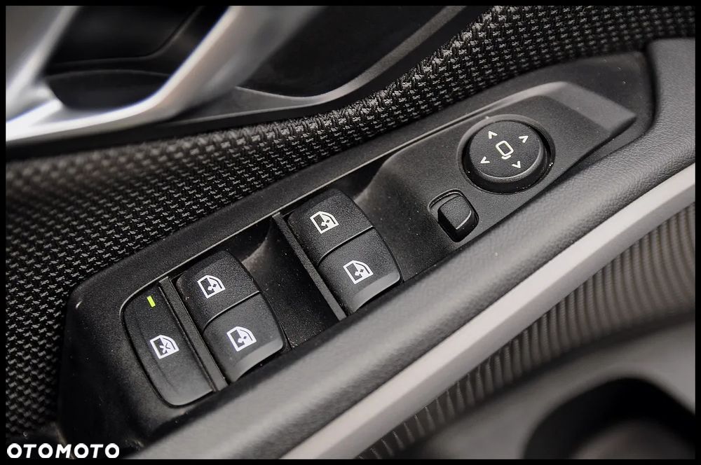 BMW Seria 3 320i - 25