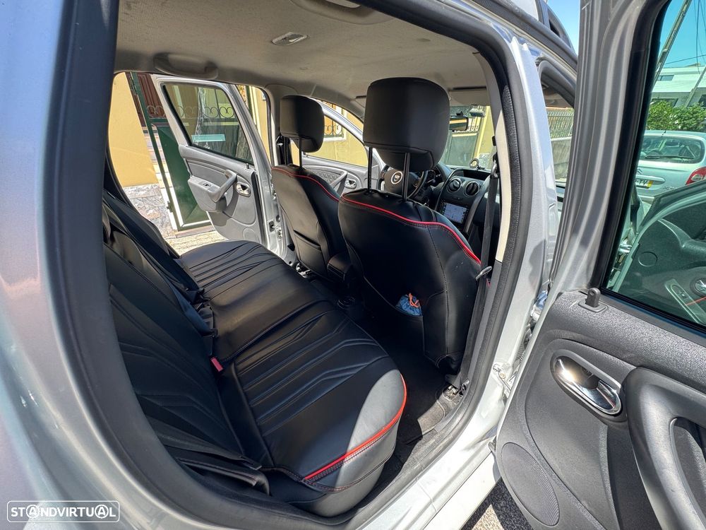 Dacia Duster 1.5 dCi Prestige 4WD - 14