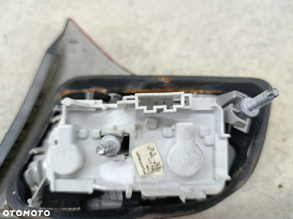LAMPA TYLNA LEWA W KLAPE AUDI A4 B7 8E9945093 KOMBI - 8