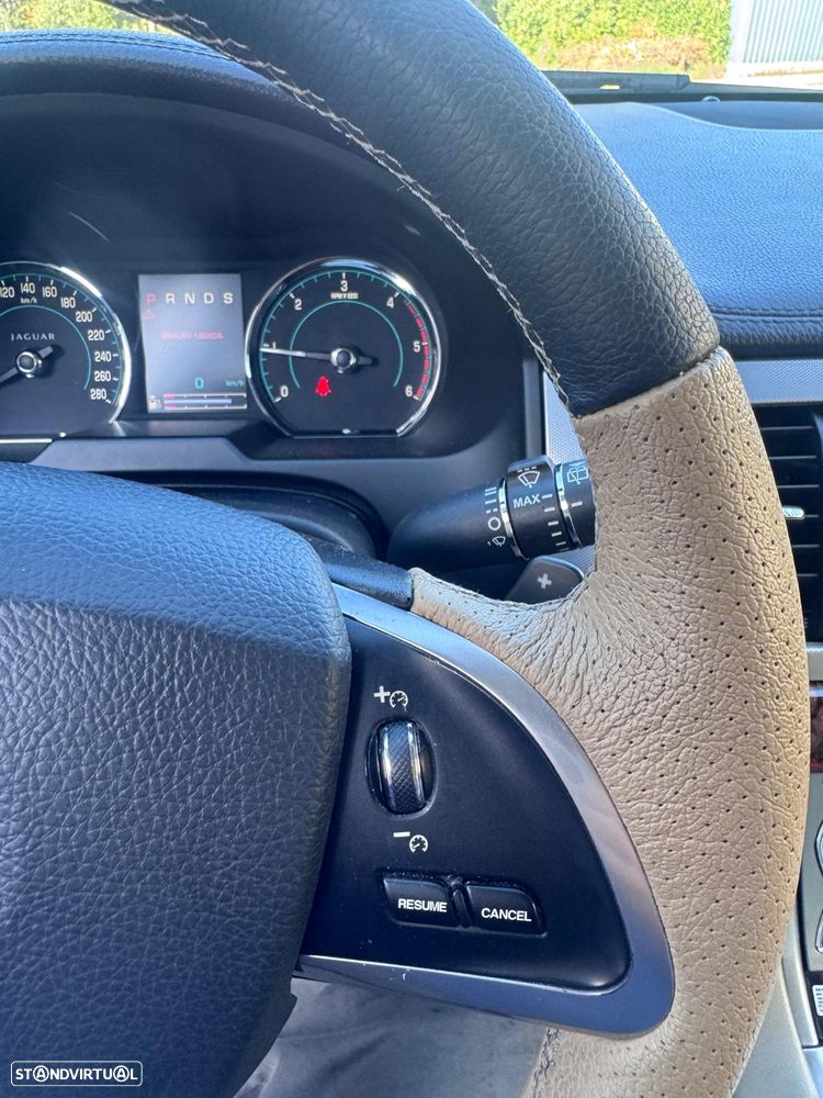 Jaguar XF Sportbrake 2.2 - 13